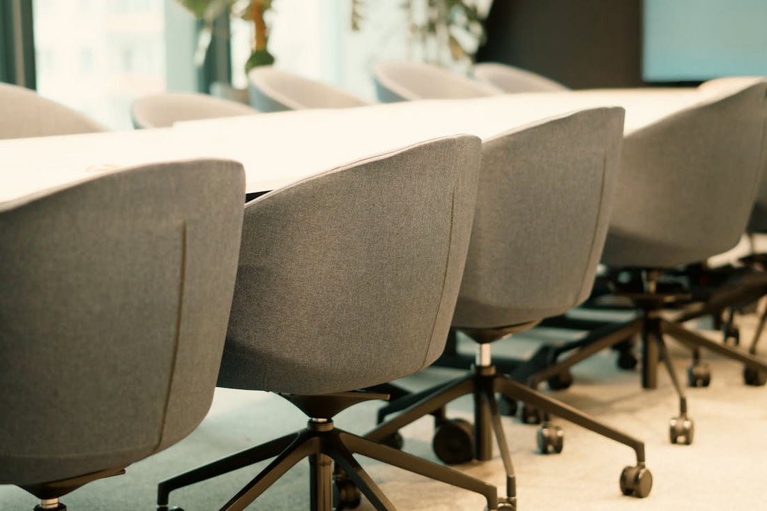 How to choose chairs for a conference room like a pro
